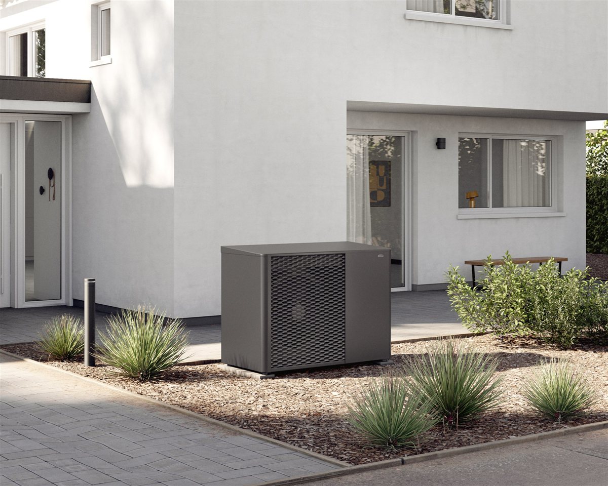 Vaillant Wärmepumpe Außengerät installiert am Haus